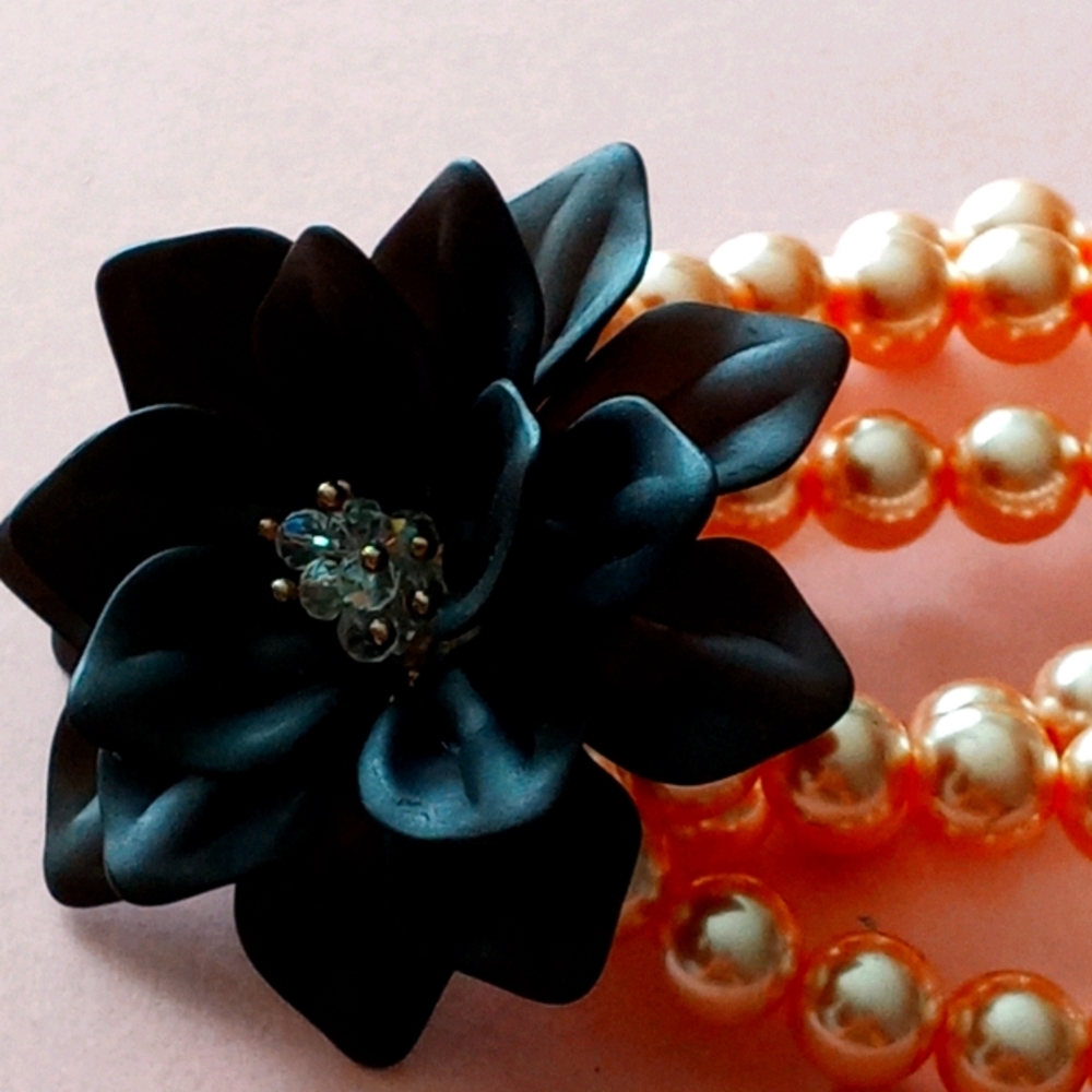 Resin flower and tan pearl bracelet